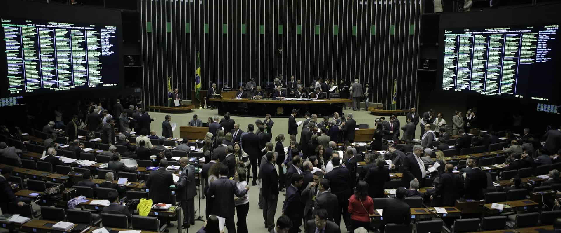 Câmara dos Deputados aprovou uma multa para bancos que realizarem empréstimos consignados sem autorização expressa do beneficiário